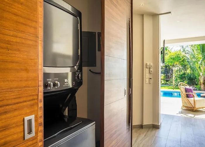 34 I I Private Pool *